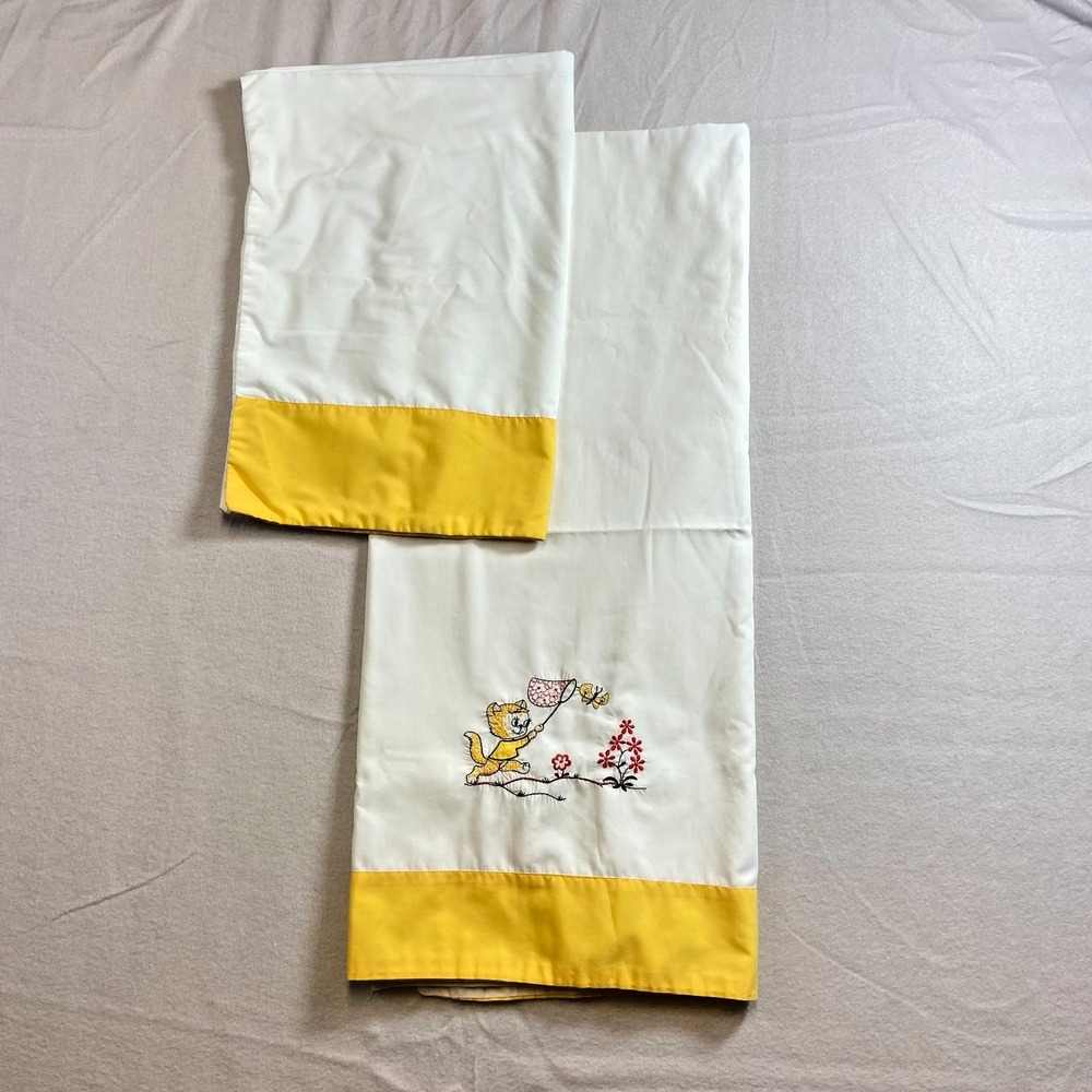 Vintage 80s Crib Flat‎ Sheet Pillowcase Embroidered Cat Kitten Yellow Applique